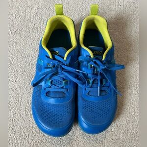 Women’s Xero Prio Neo minimalist athletic sneakers size 8